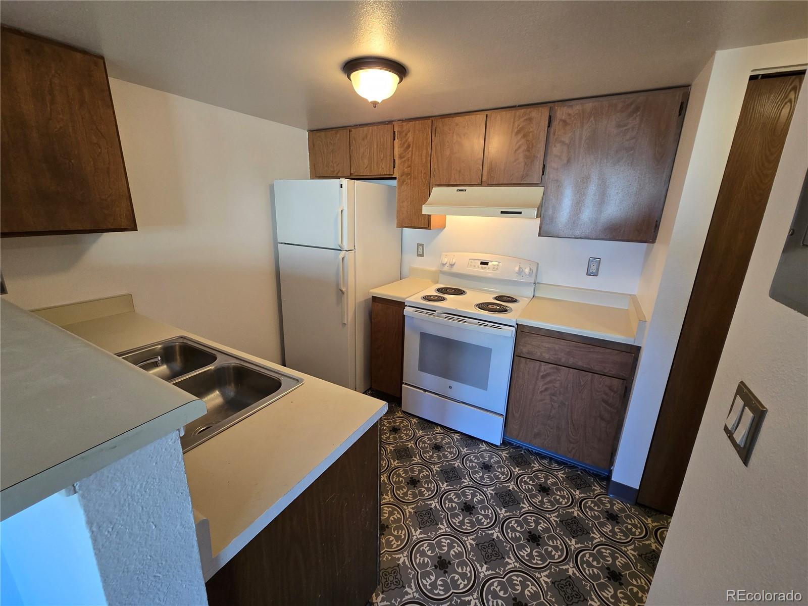 MLS Image #2 for 3100 s federal boulevard,denver, Colorado
