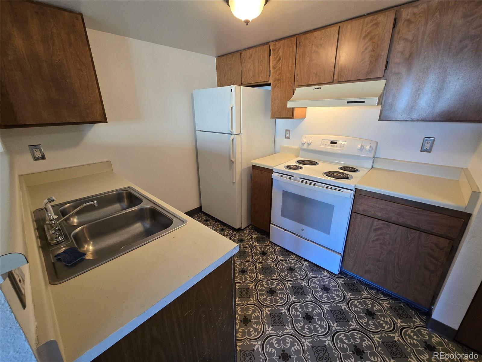 MLS Image #3 for 3100 s federal boulevard,denver, Colorado
