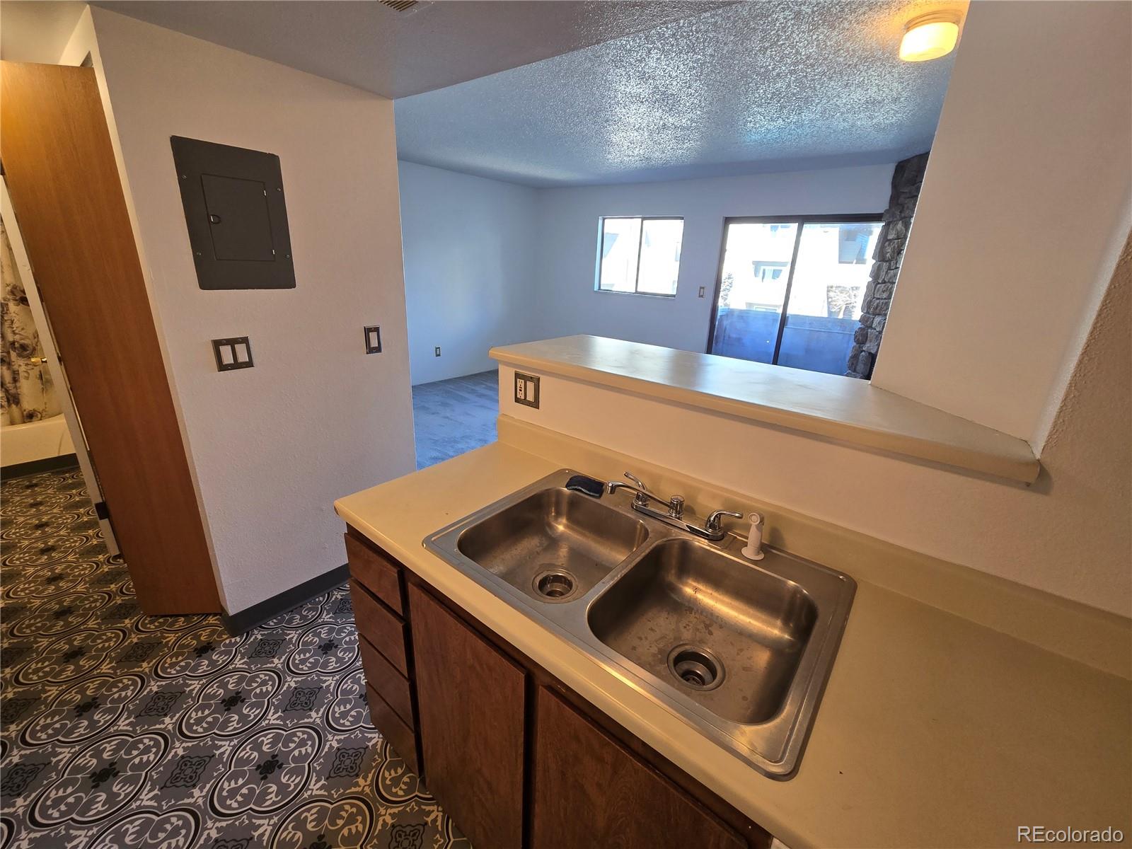 MLS Image #7 for 3100 s federal boulevard,denver, Colorado
