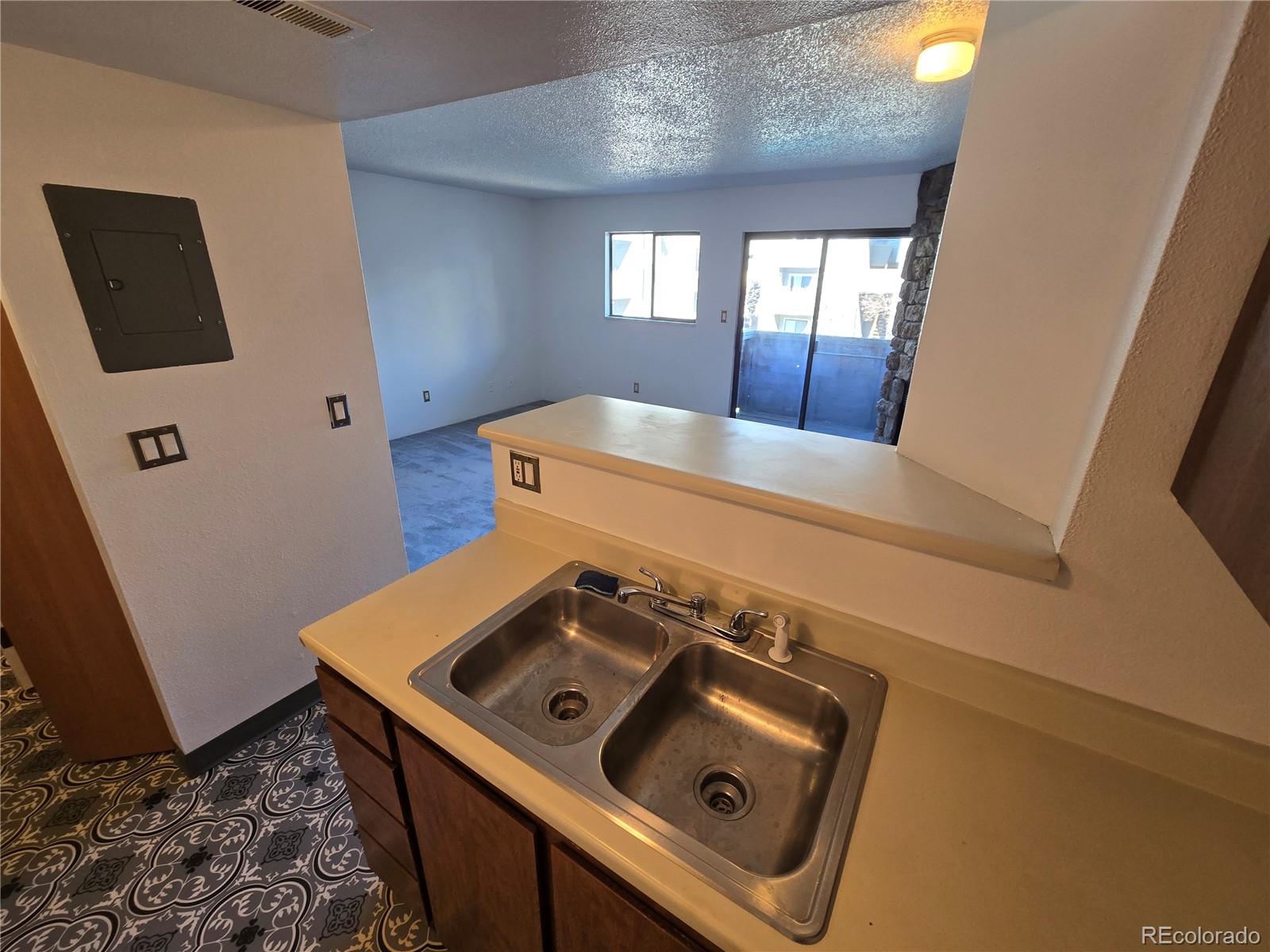 MLS Image #8 for 3100 s federal boulevard,denver, Colorado
