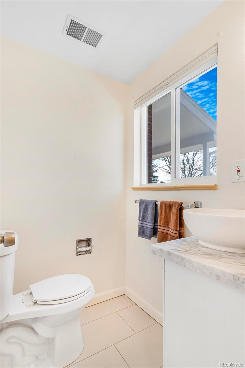 MLS Image #17 for 2907 s fenton street,denver, Colorado