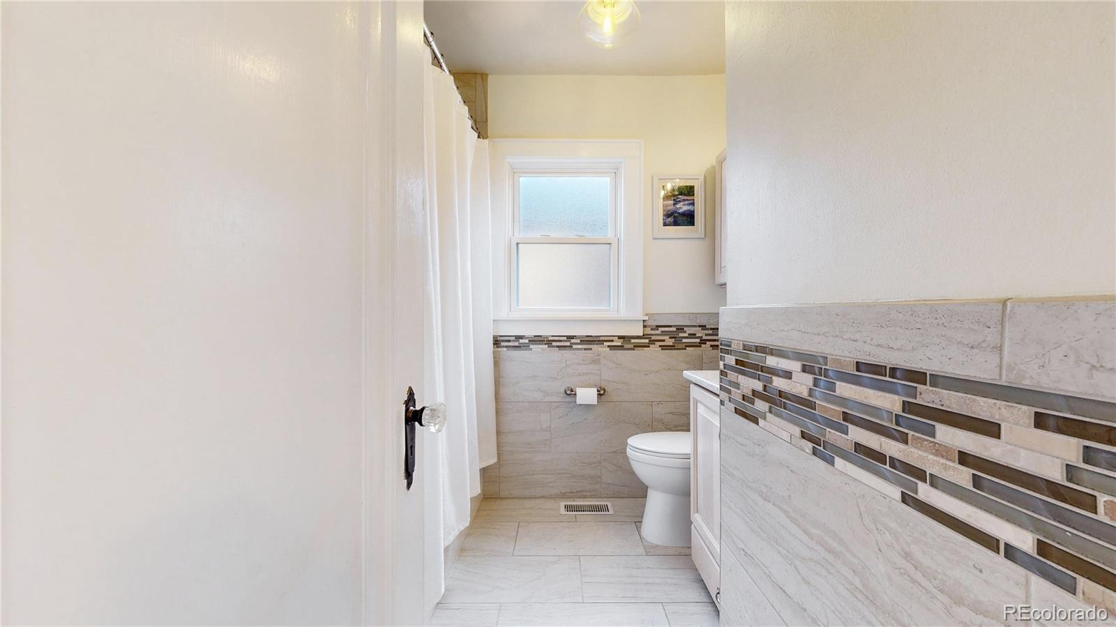 MLS Image #18 for 1560  hudson street,denver, Colorado