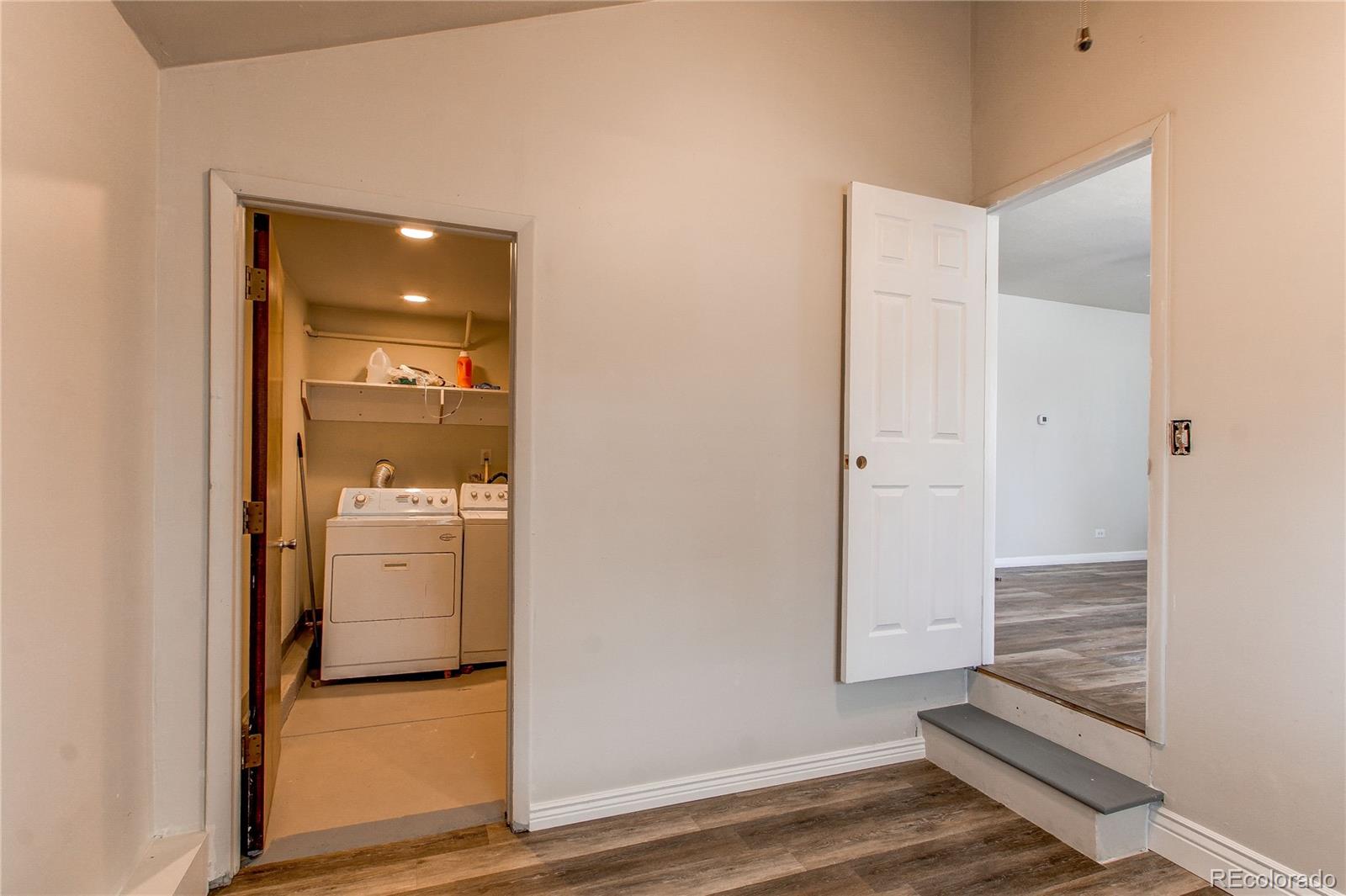 MLS Image #18 for 1925 s irving street,denver, Colorado