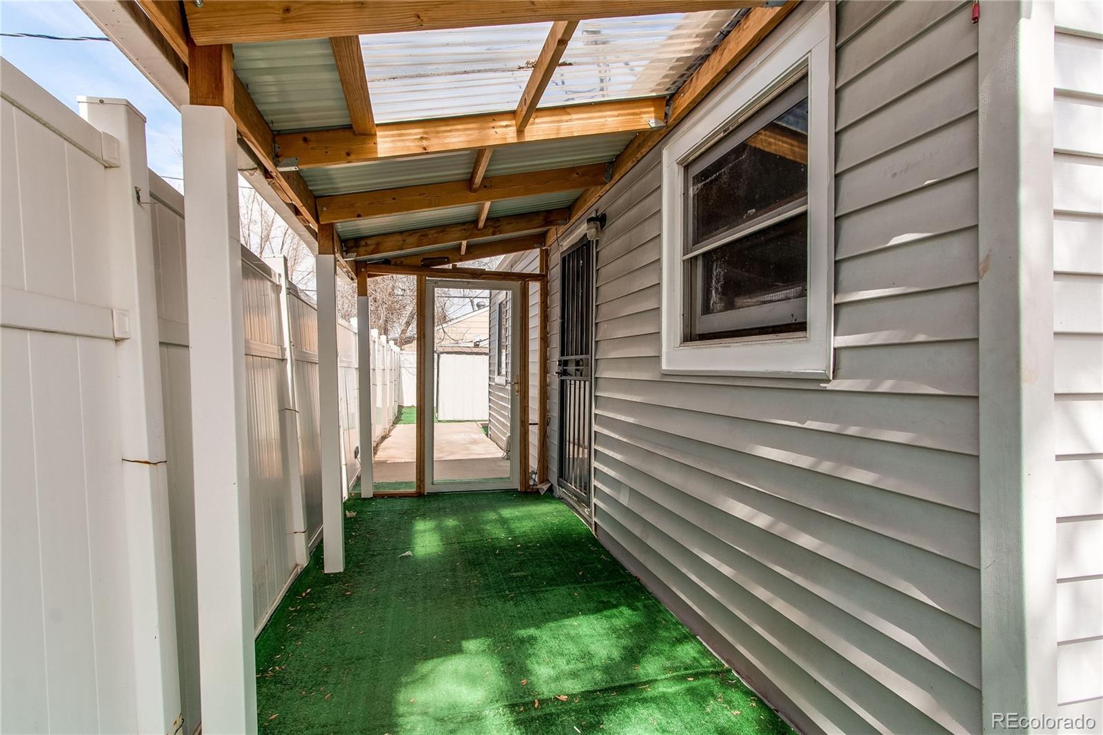 MLS Image #23 for 1925 s irving street,denver, Colorado