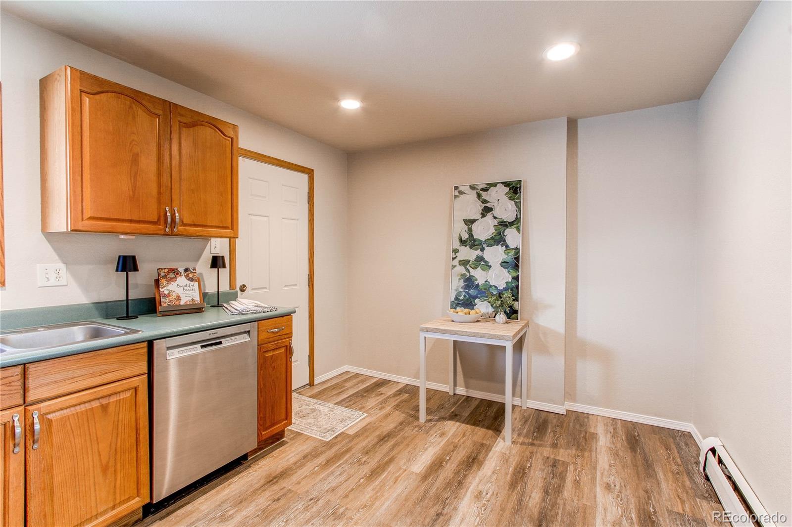 MLS Image #6 for 1925 s irving street,denver, Colorado