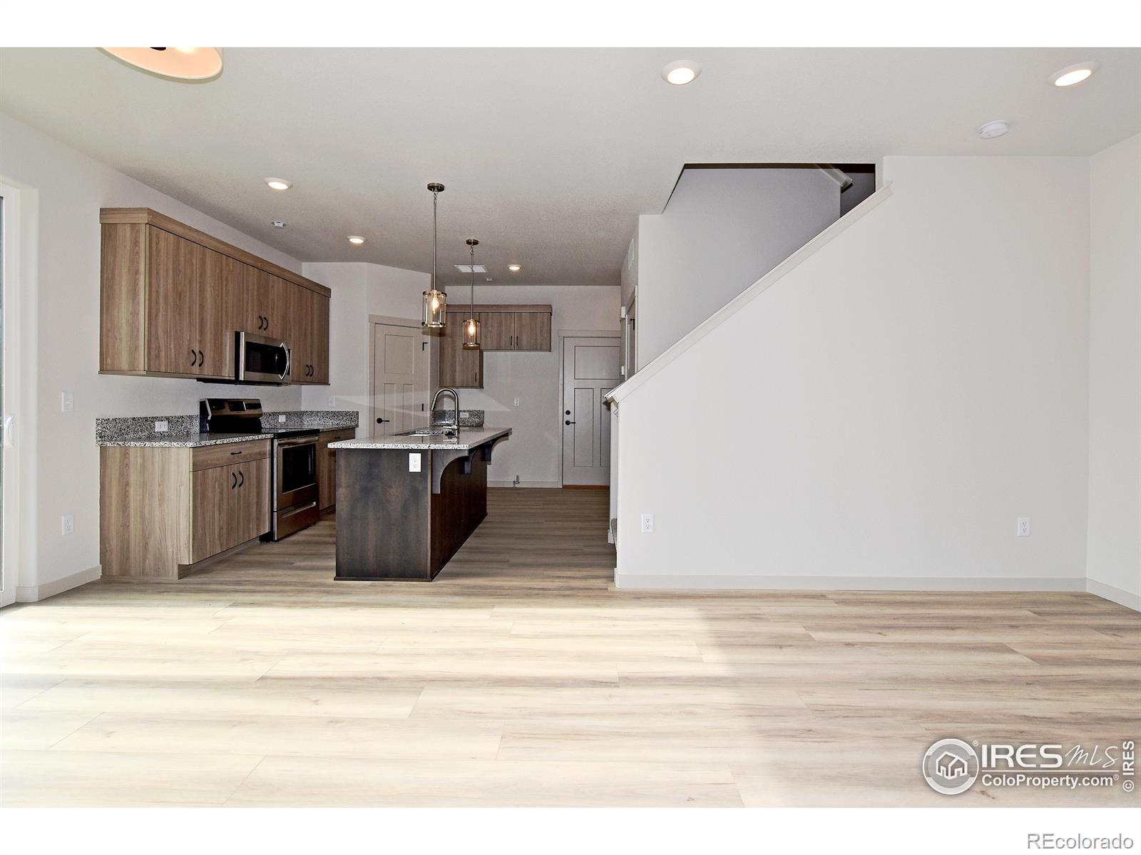 MLS Image #4 for 367  fickel farm trail,berthoud, Colorado