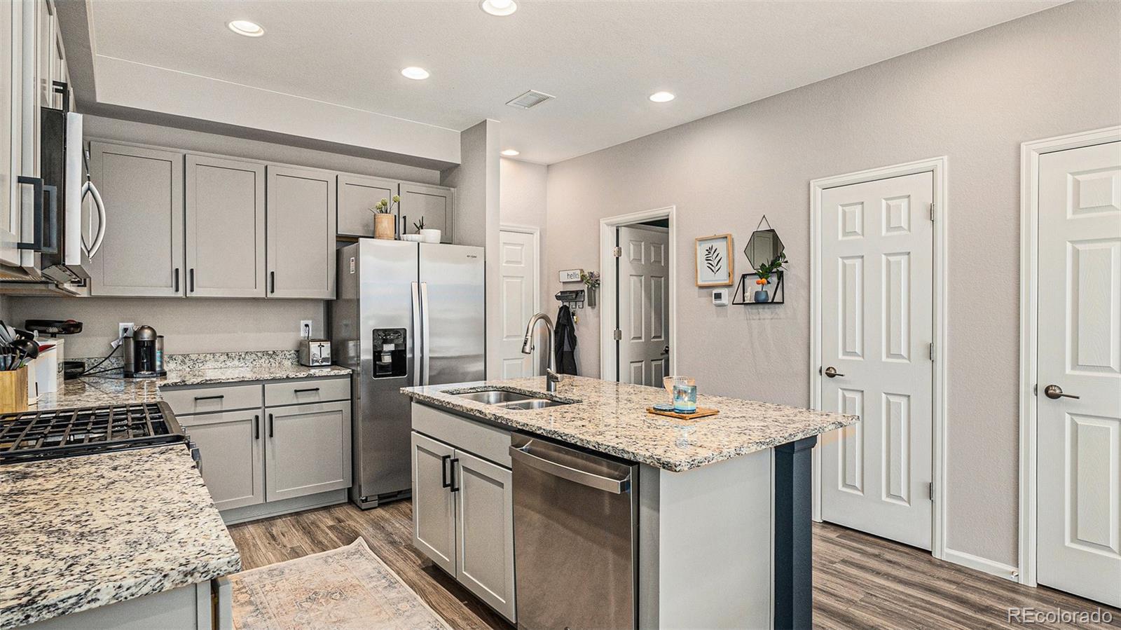 MLS Image #10 for 16251 e 47th place ,denver, Colorado
