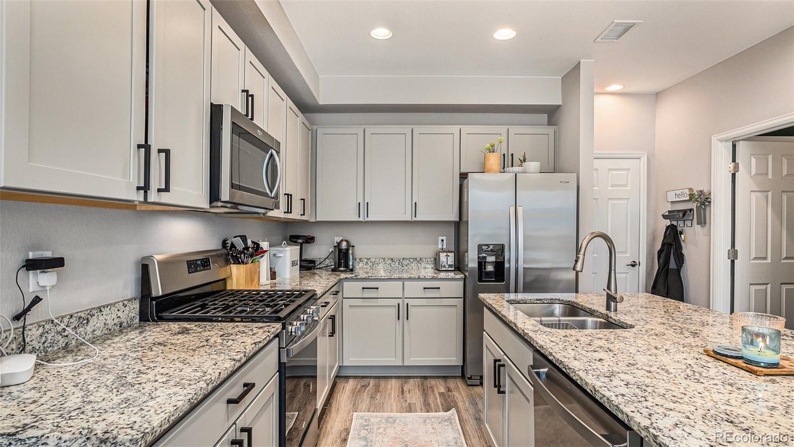 MLS Image #11 for 16251 e 47th place ,denver, Colorado