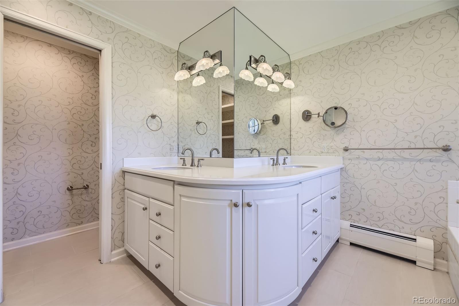 MLS Image #16 for 2991 s fillmore way,denver, Colorado
