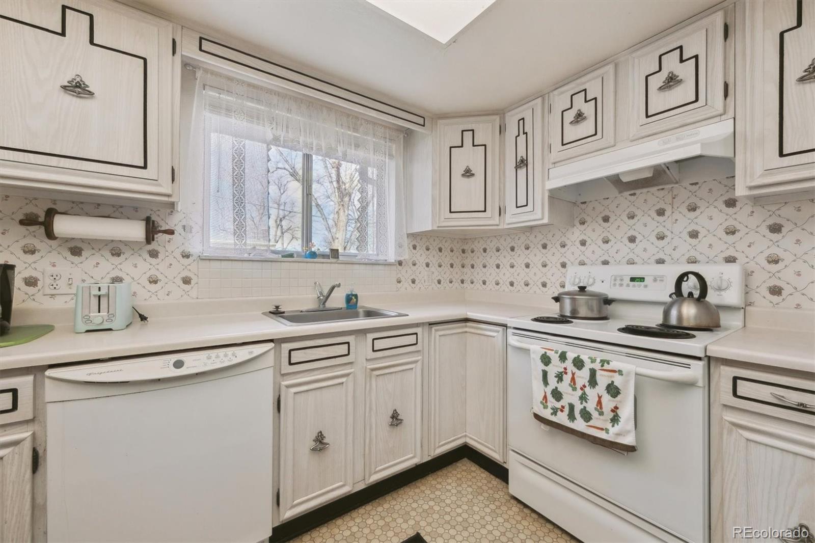 MLS Image #6 for 10475  tancred street,northglenn, Colorado