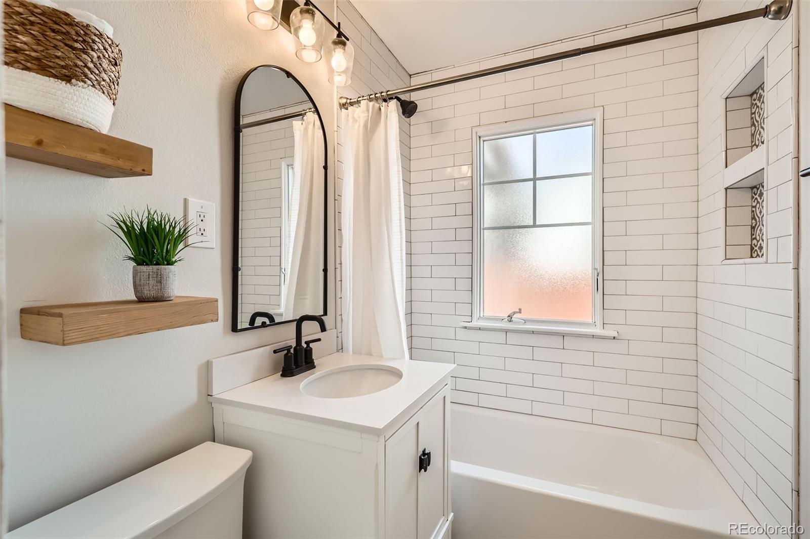 MLS Image #15 for 2370 s ogden street,denver, Colorado