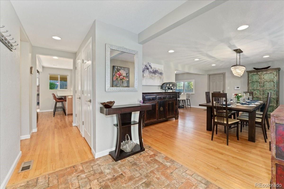 MLS Image #3 for 3807 s jasmine street,denver, Colorado