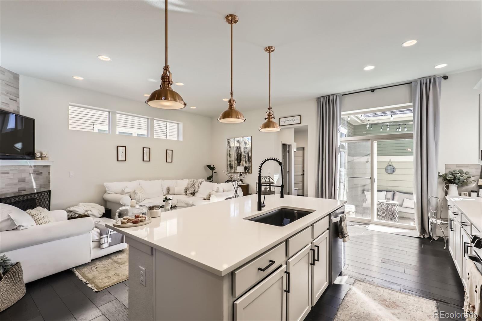 MLS Image #2 for 2572  iola street,aurora, Colorado