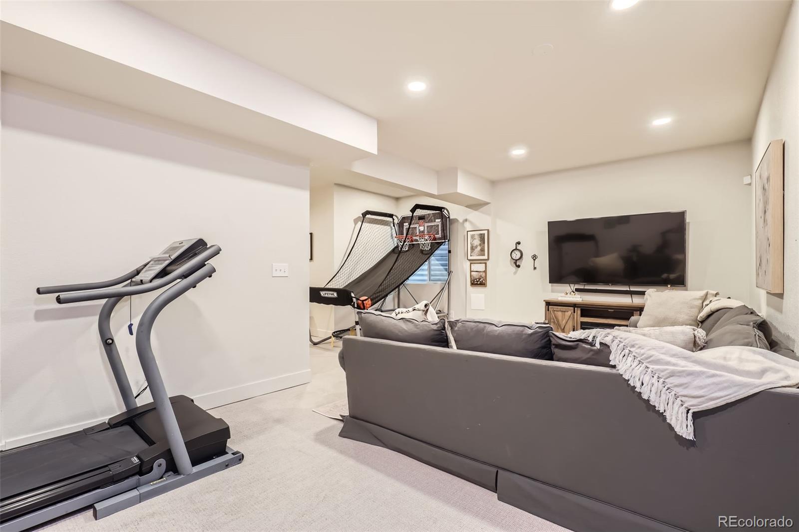 MLS Image #24 for 2572  iola street,aurora, Colorado