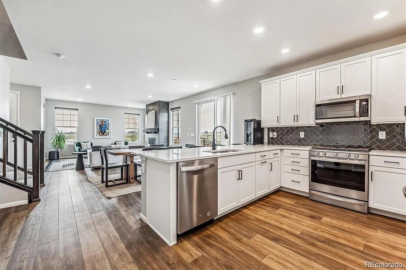 MLS Image #4 for 6105 n hanover street,denver, Colorado