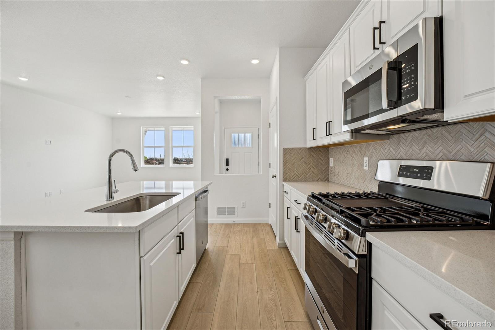MLS Image #11 for 3325 n coolidge way,aurora, Colorado