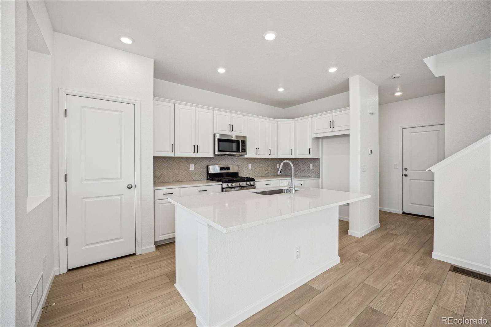MLS Image #9 for 3325 n coolidge way,aurora, Colorado