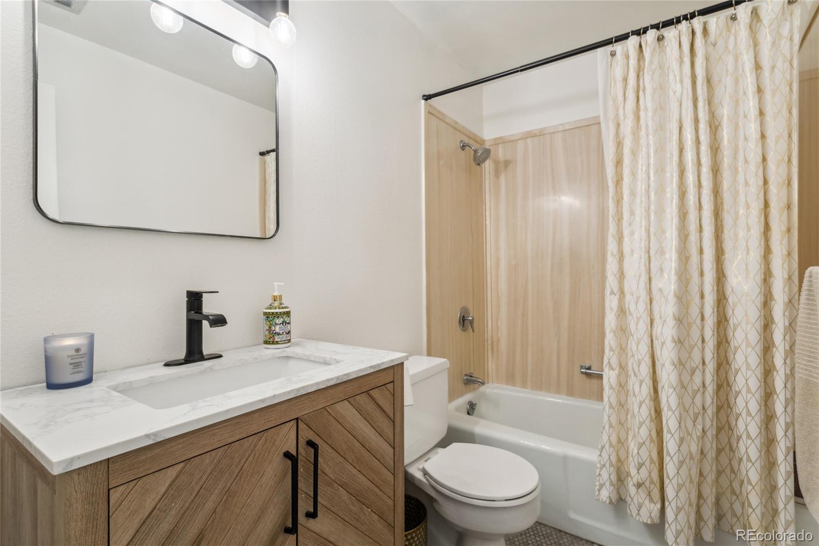 MLS Image #15 for 480 s marion parkway 1002,denver, Colorado