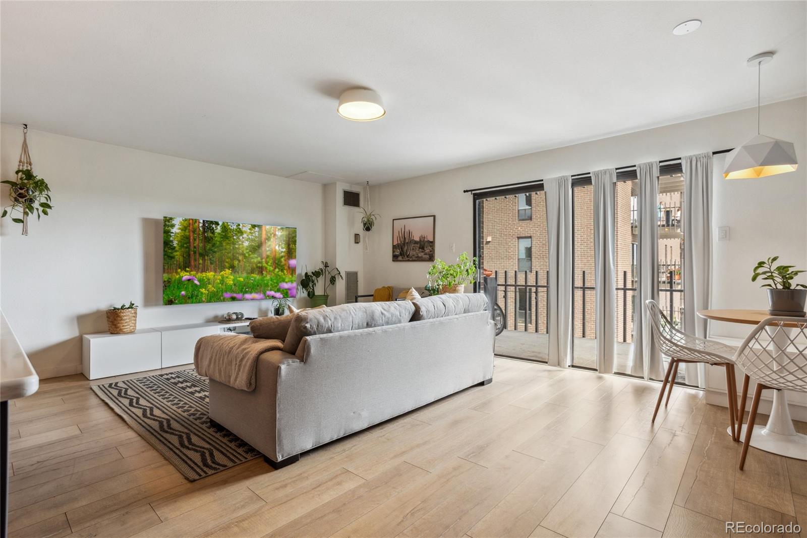MLS Image #2 for 480 s marion parkway 1002,denver, Colorado