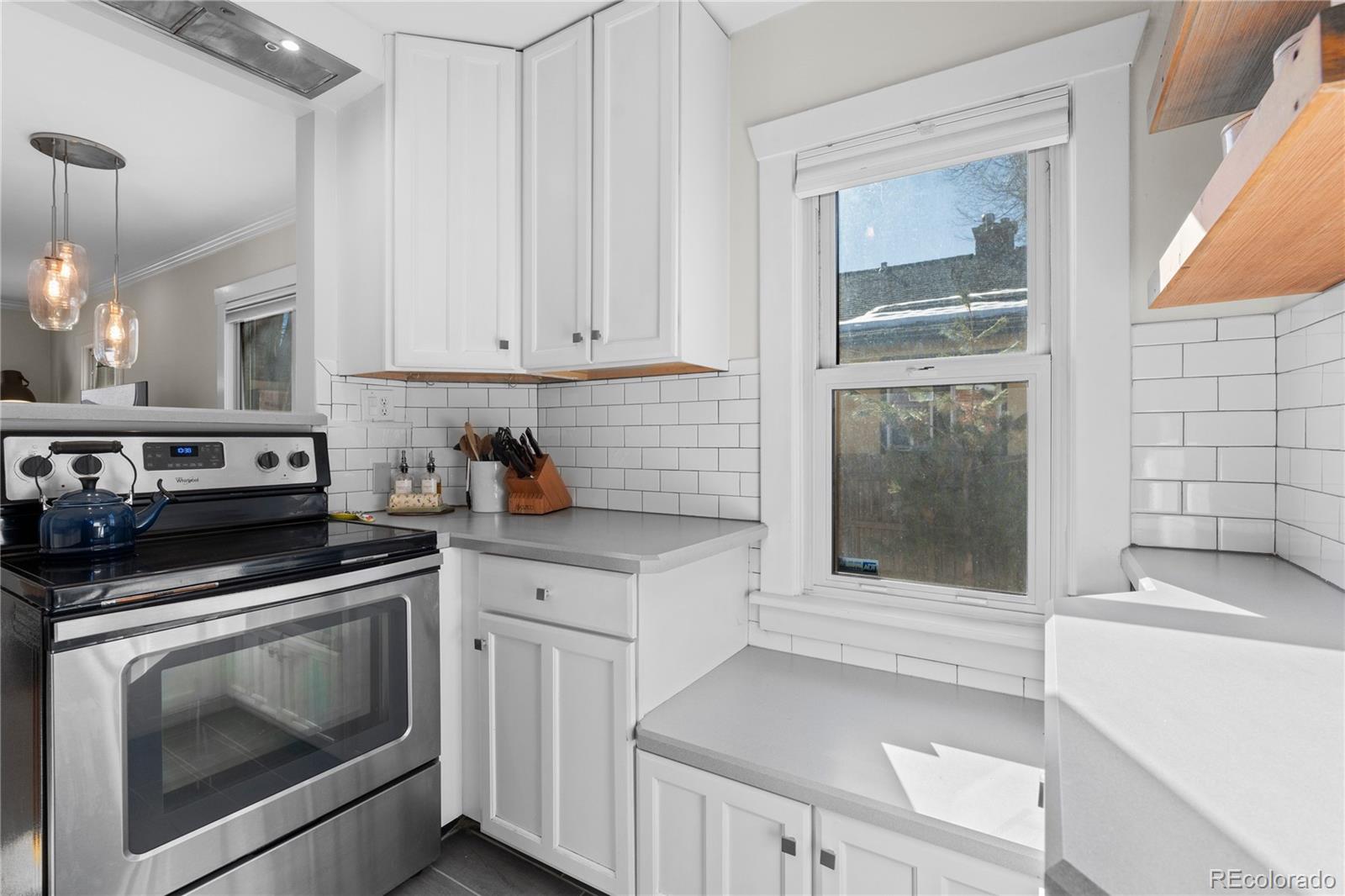 MLS Image #16 for 2337 s lincoln street,denver, Colorado