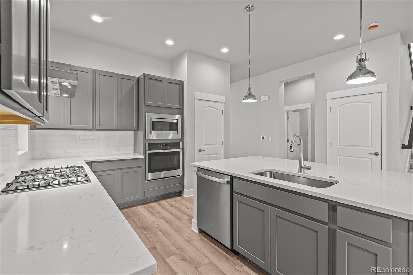 MLS Image #15 for 21204 e 63rd drive,aurora, Colorado