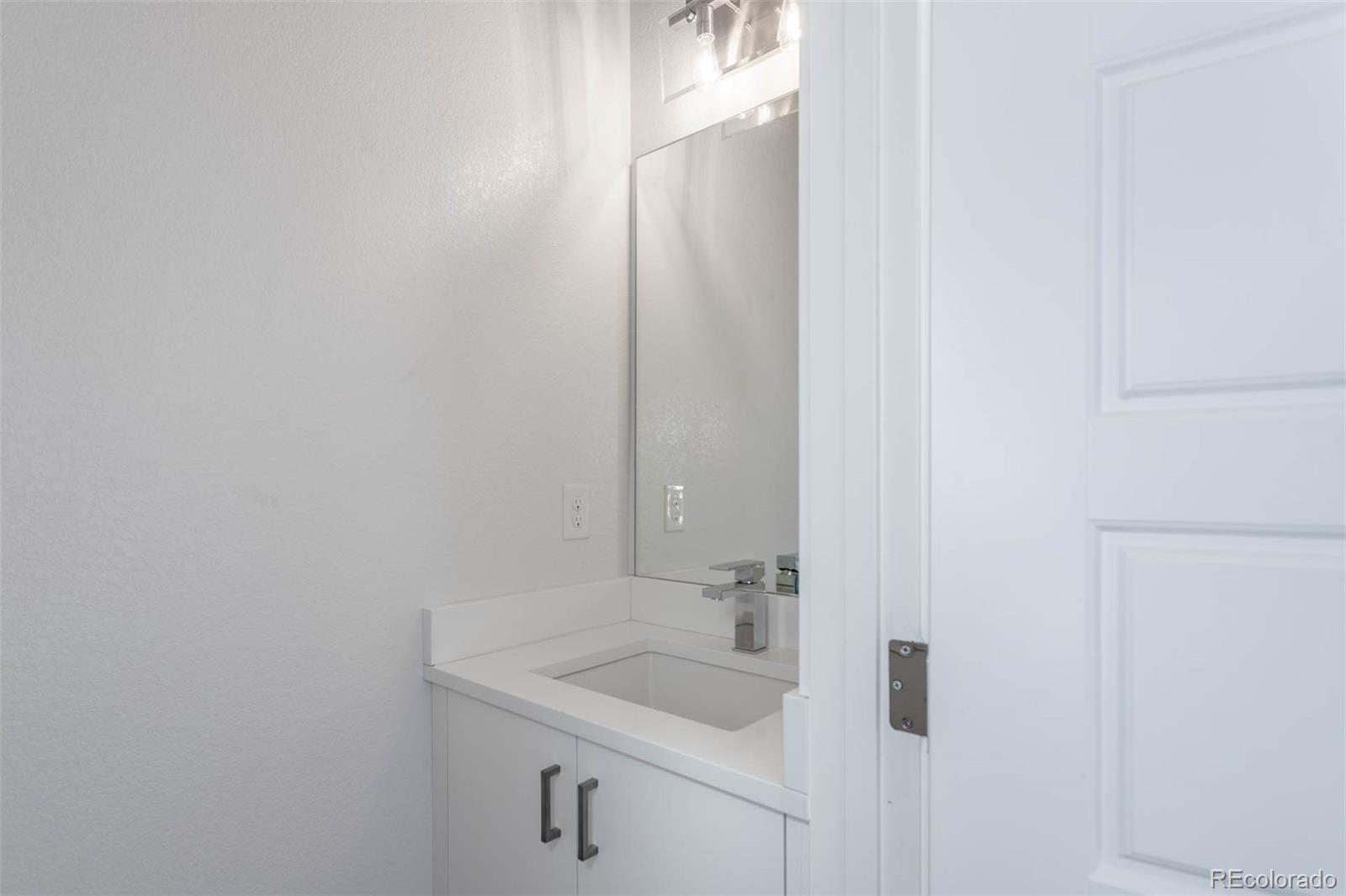 MLS Image #19 for 2350  tremont place,denver, Colorado