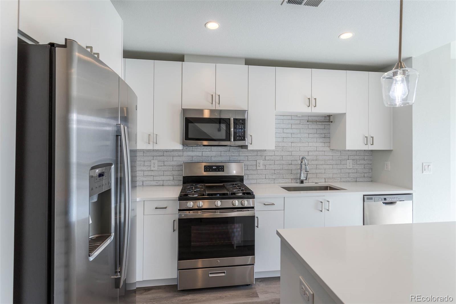 MLS Image #4 for 2350  tremont place,denver, Colorado