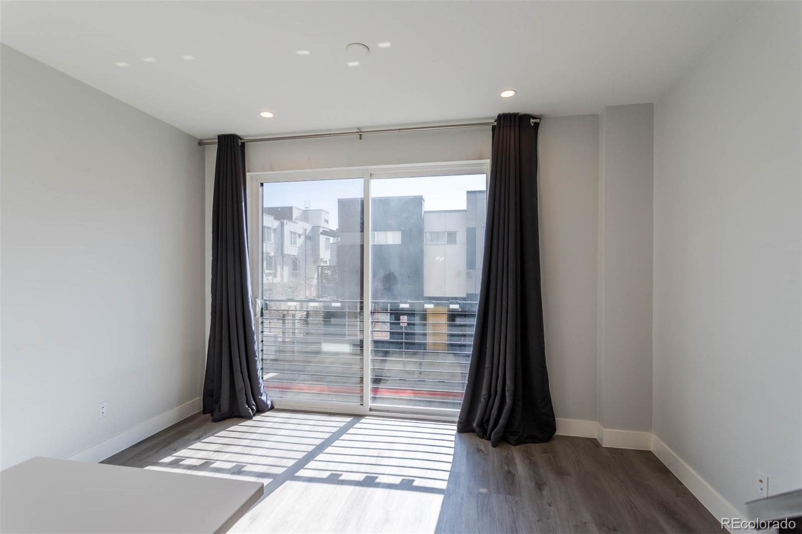MLS Image #7 for 2350  tremont place,denver, Colorado