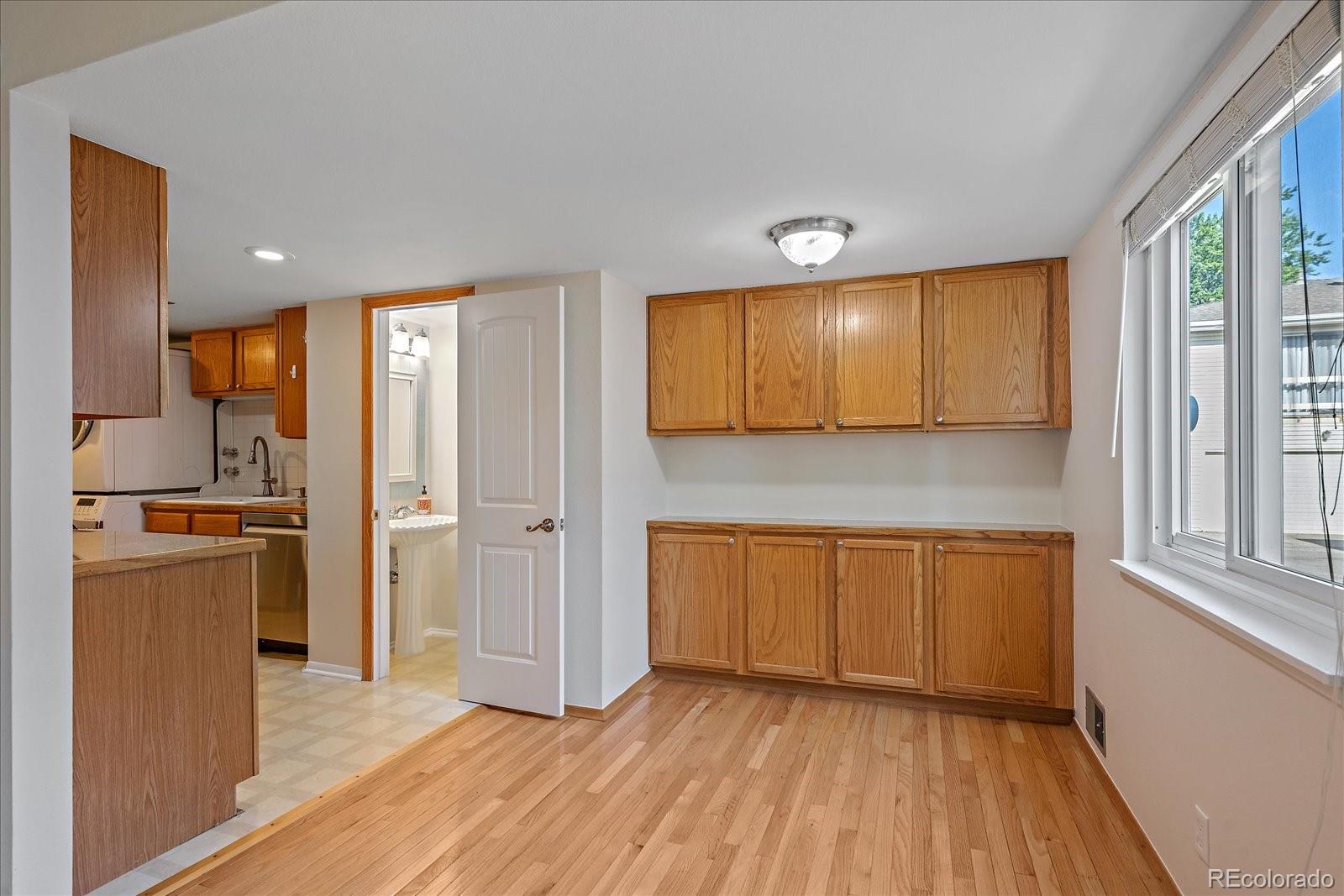 MLS Image #11 for 9255 e lehigh avenue,denver, Colorado