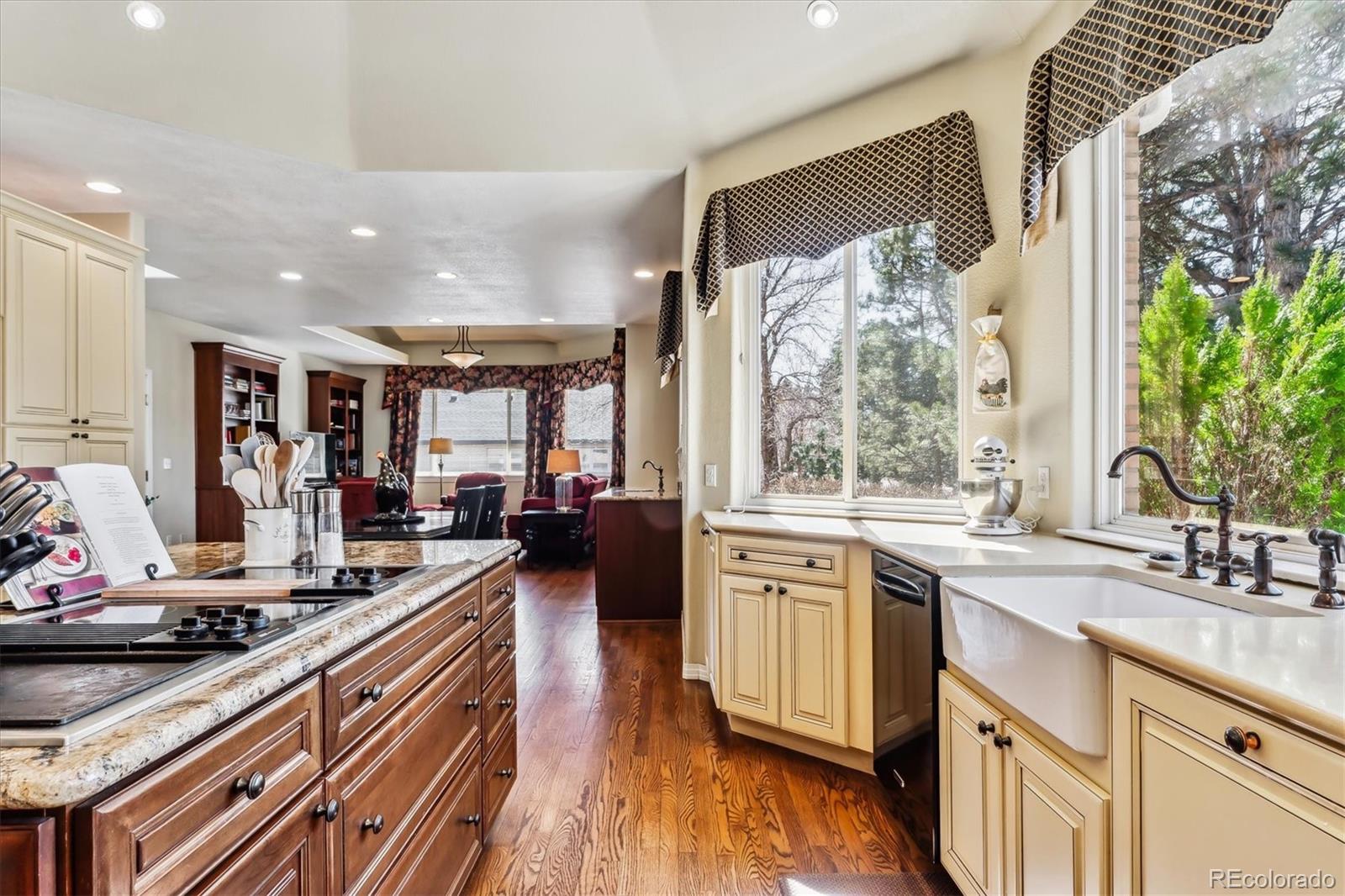 MLS Image #2 for 3860 s elkhart street,aurora, Colorado