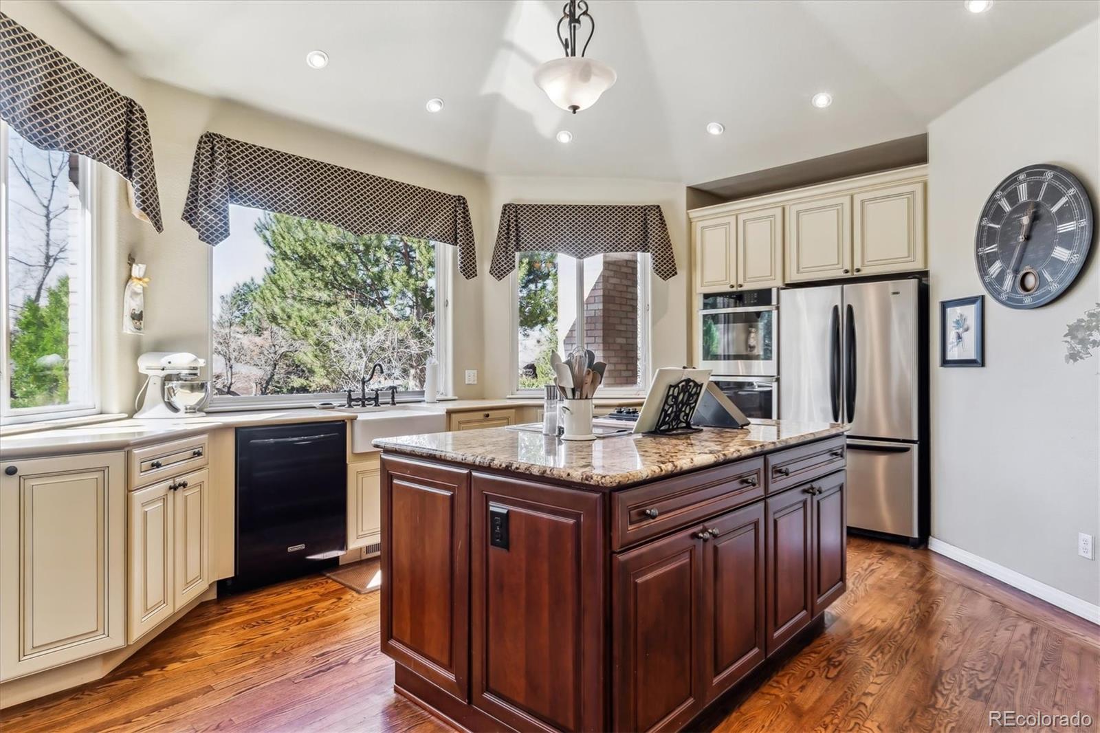 MLS Image #4 for 3860 s elkhart street,aurora, Colorado