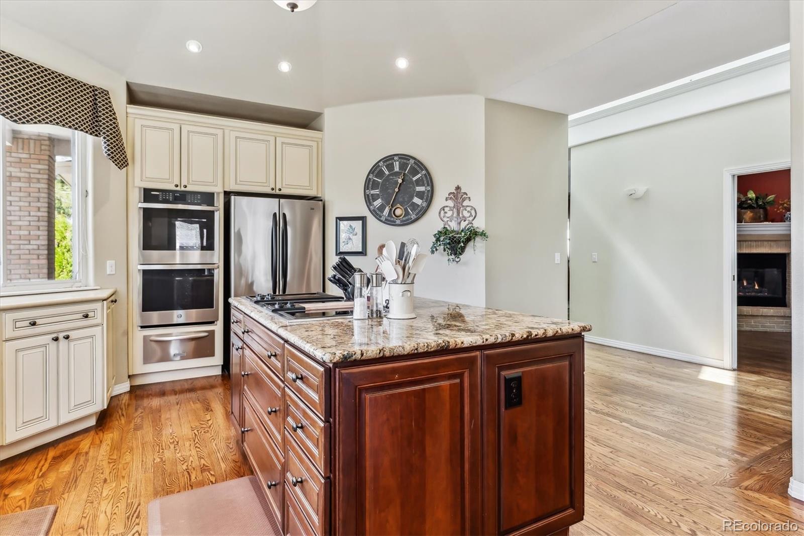 MLS Image #7 for 3860 s elkhart street,aurora, Colorado
