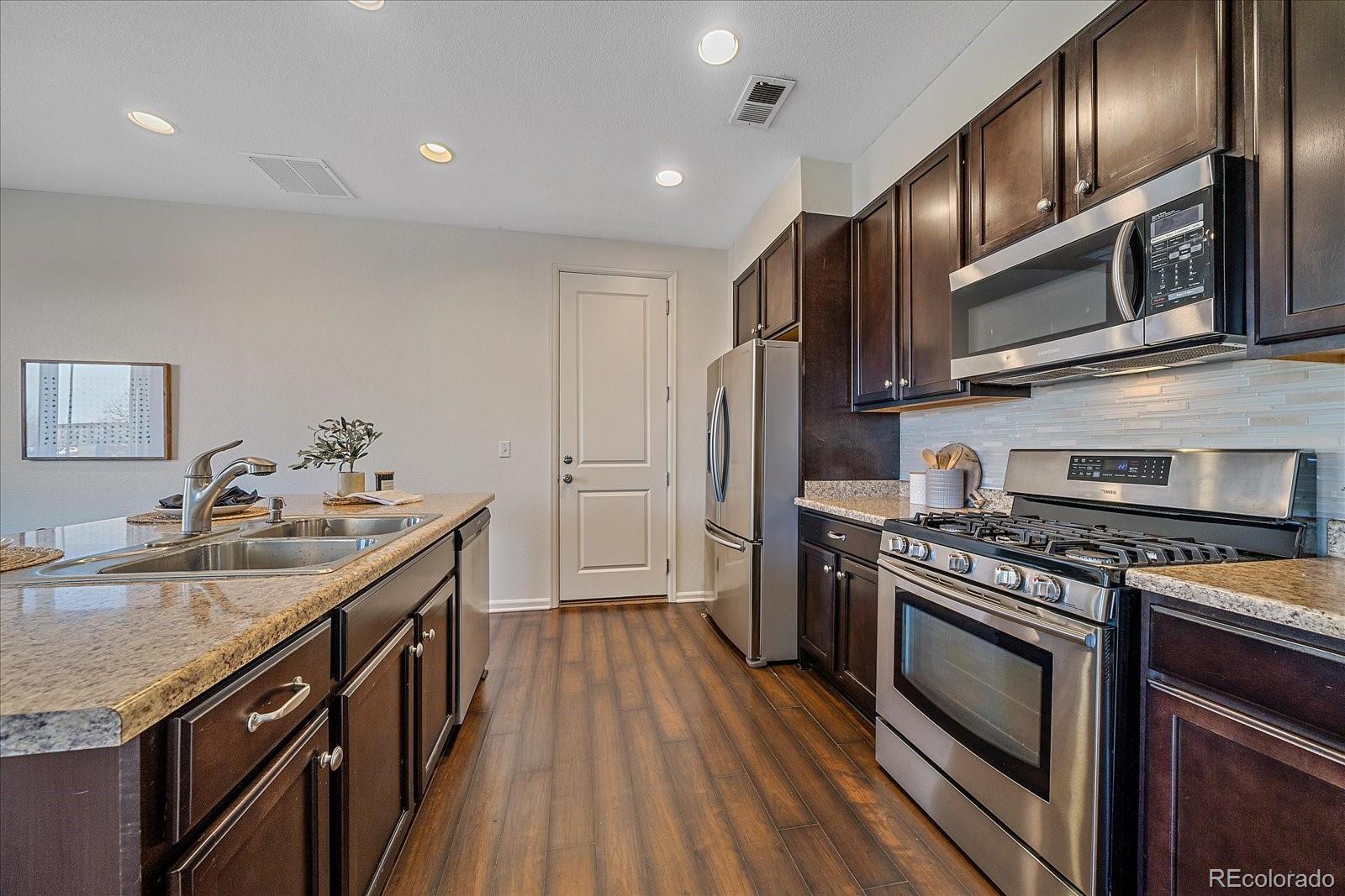 MLS Image #8 for 2936  iola street,denver, Colorado