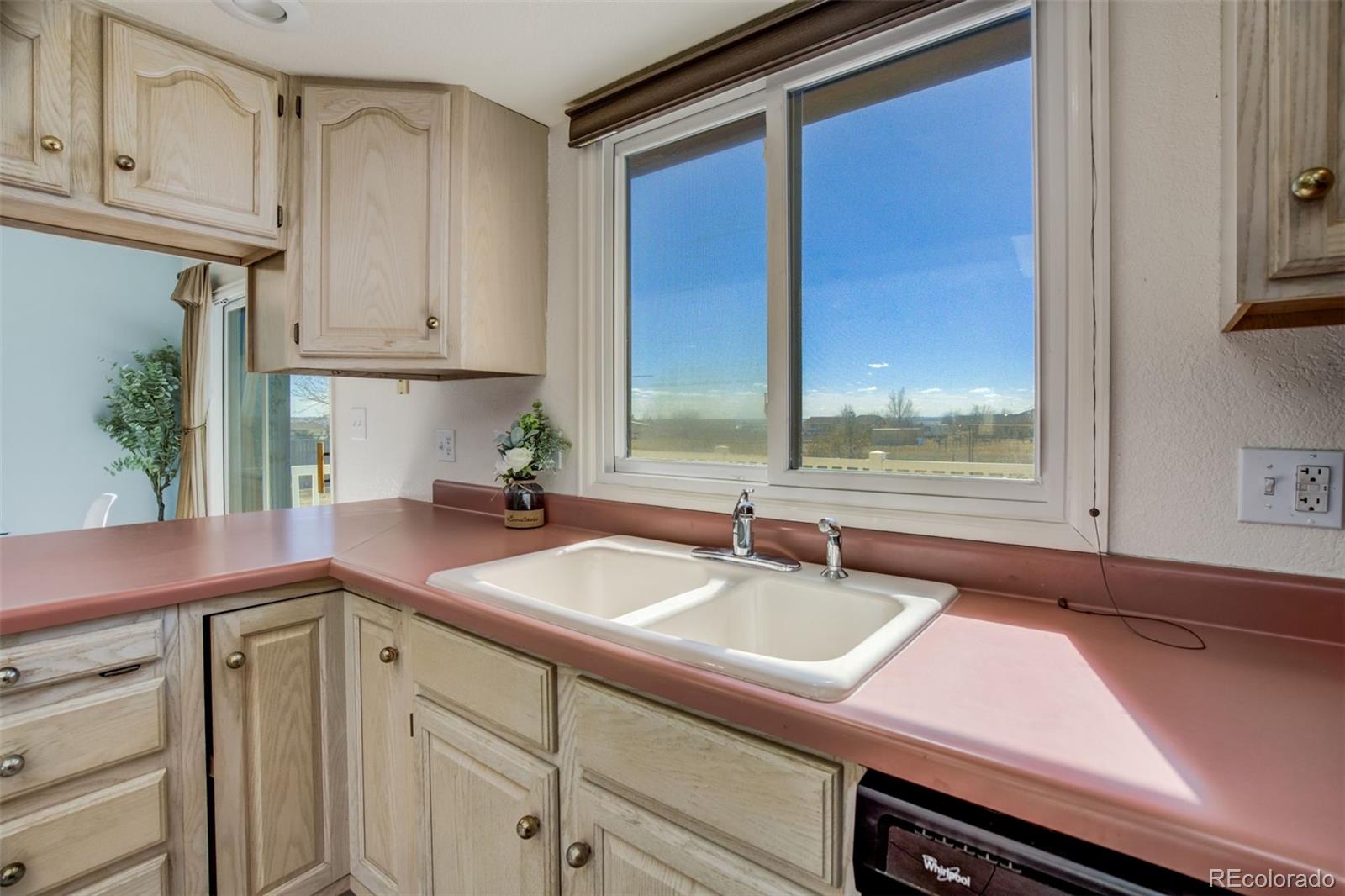 MLS Image #12 for 1040 w broken drive,pueblo, Colorado