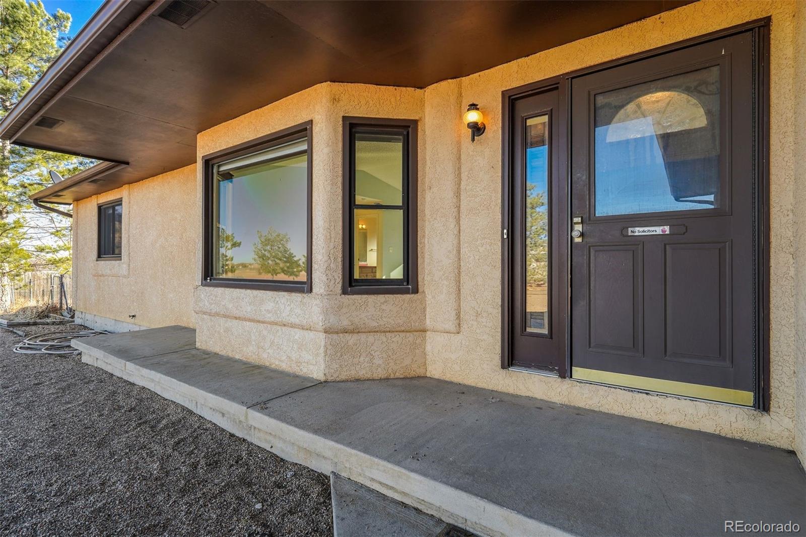 MLS Image #2 for 1040 w broken drive,pueblo, Colorado