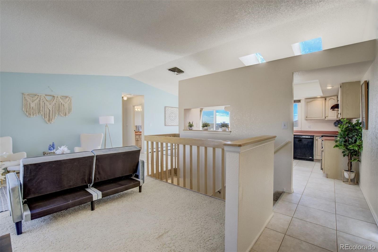 MLS Image #4 for 1040 w broken drive,pueblo, Colorado