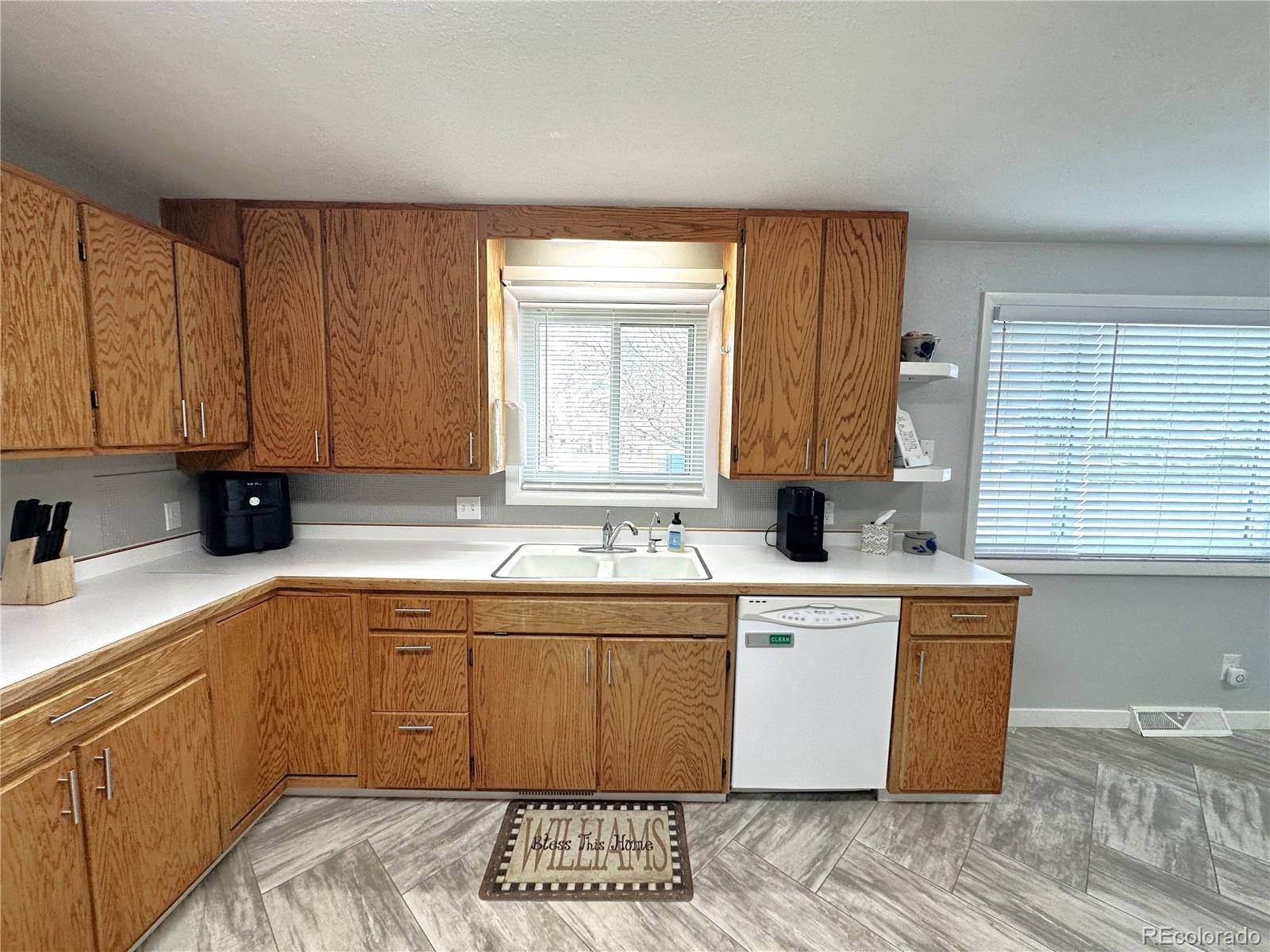 MLS Image #9 for 556  m avenue,limon, Colorado