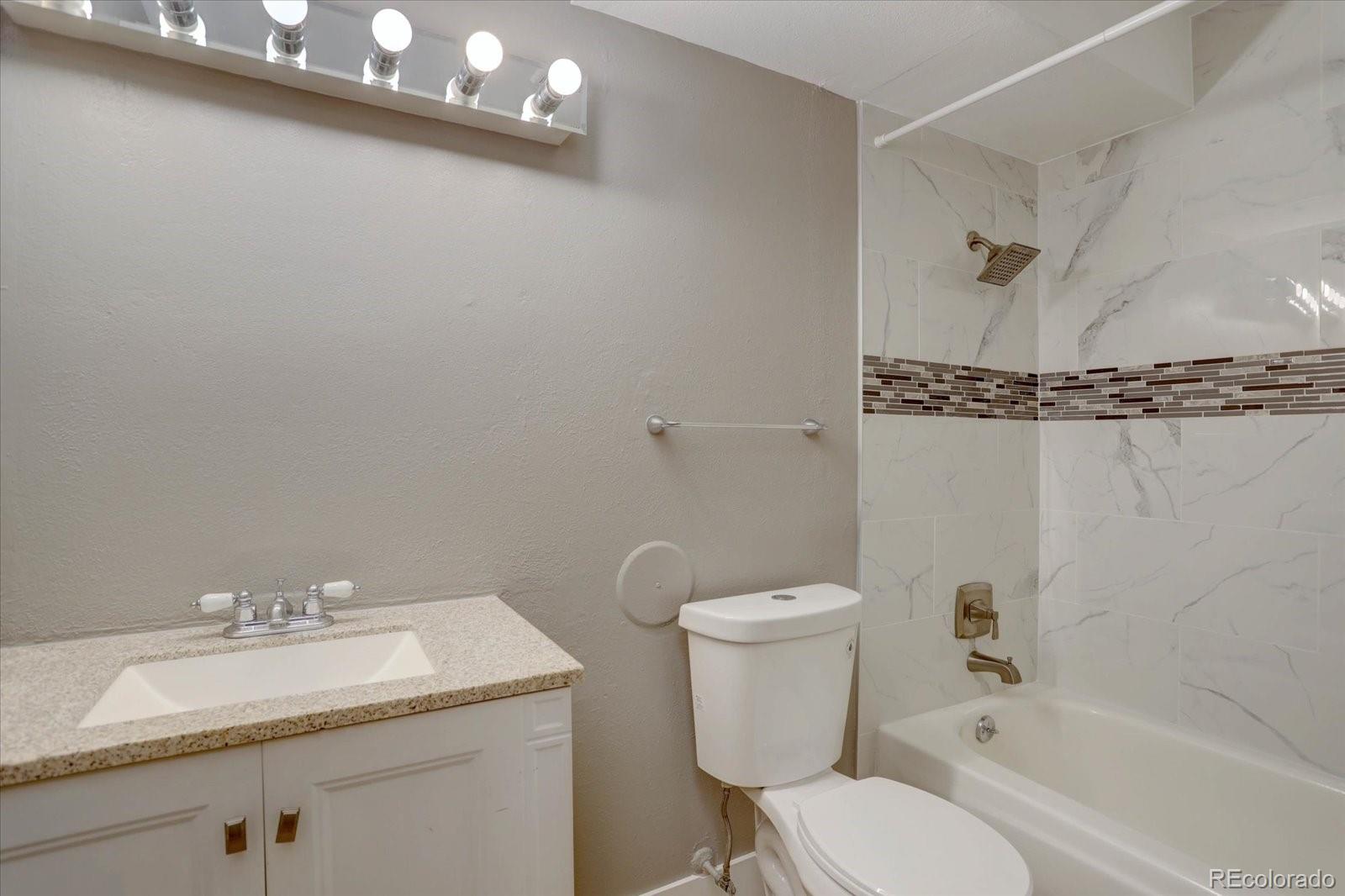 MLS Image #12 for 3633 s sheridan boulevard,denver, Colorado