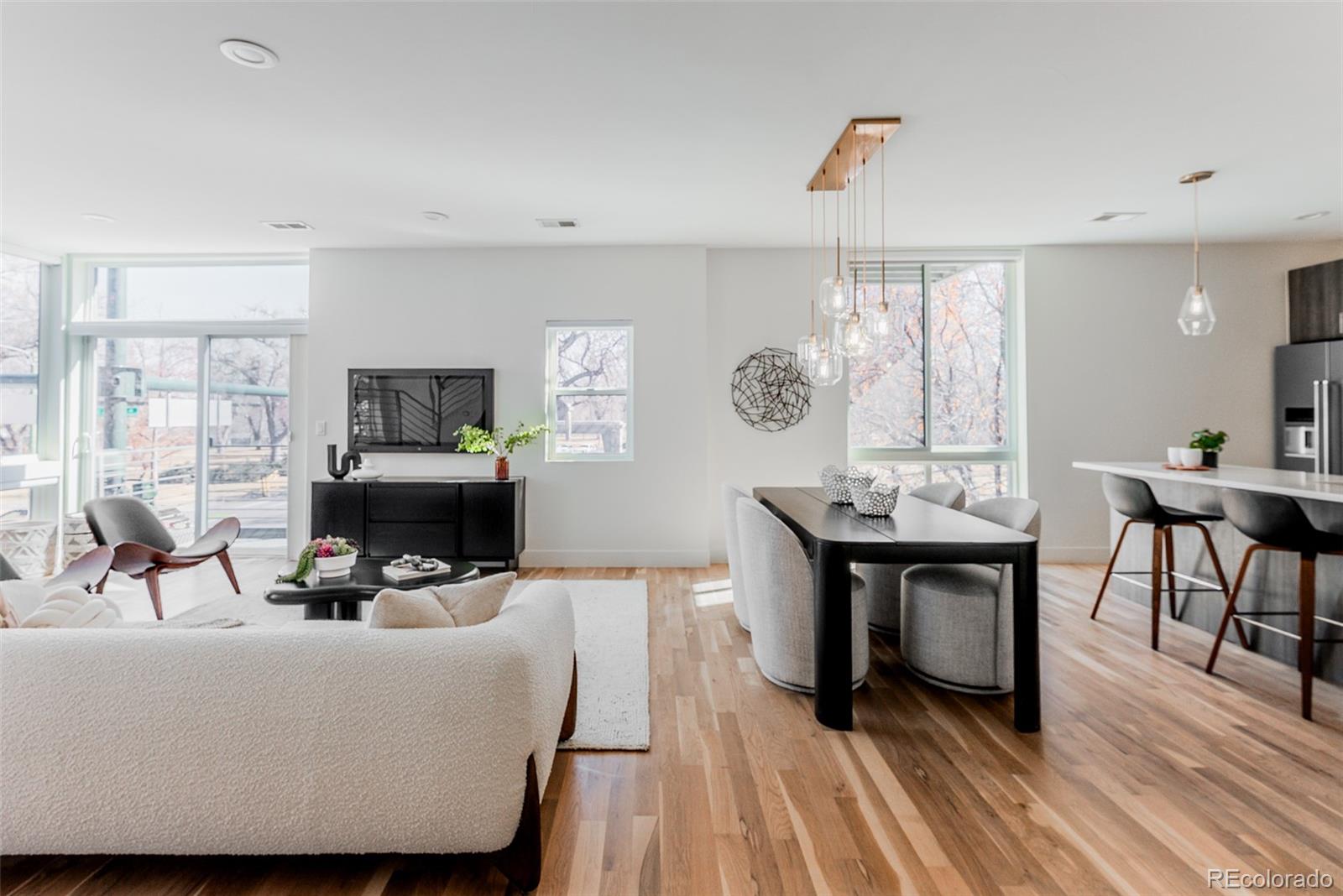 MLS Image #11 for 2061 n york street,denver, Colorado