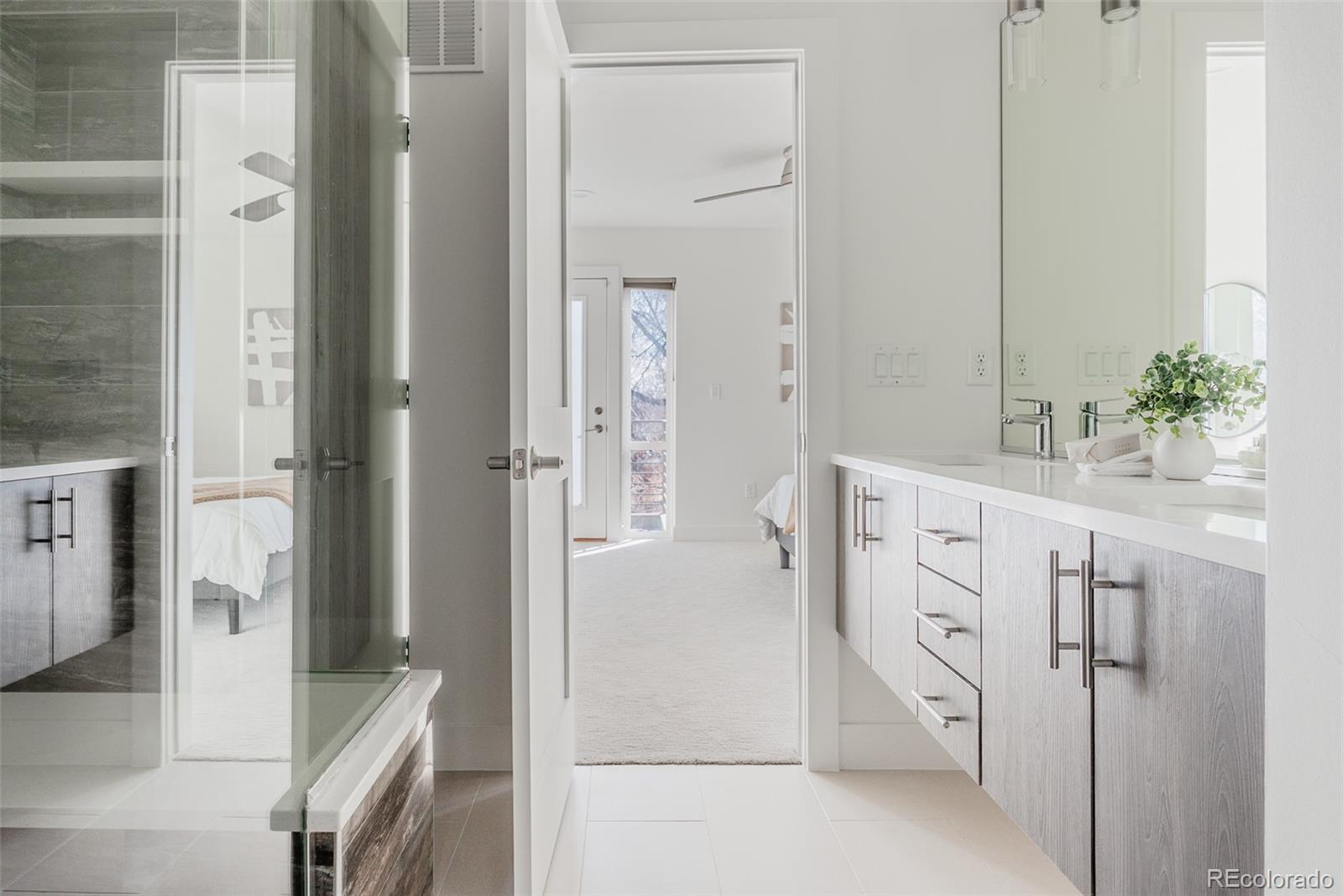 MLS Image #25 for 2061 n york street,denver, Colorado