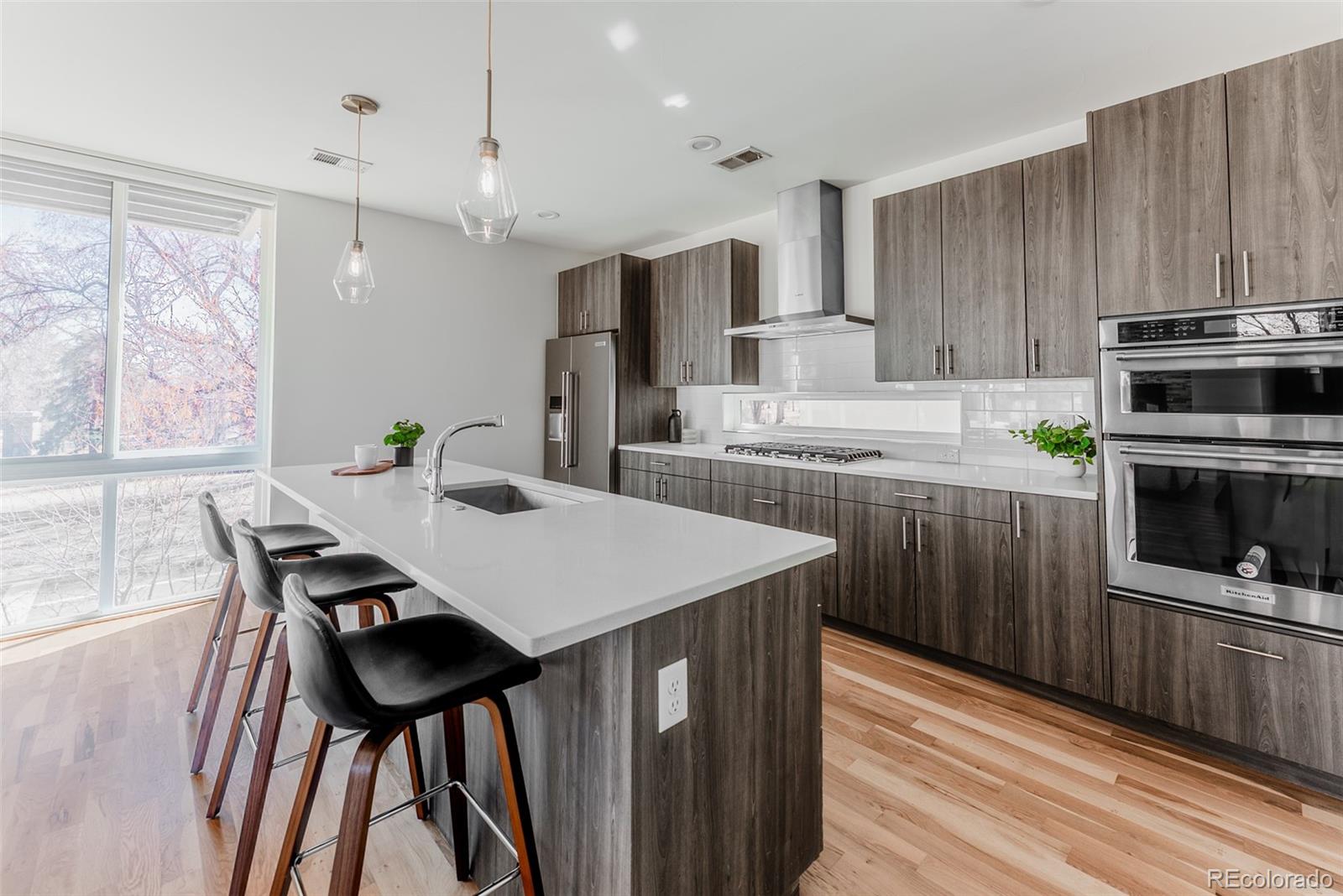 MLS Image #5 for 2061 n york street,denver, Colorado