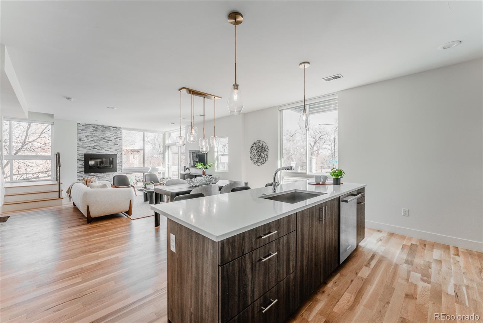 MLS Image #7 for 2061 n york street,denver, Colorado