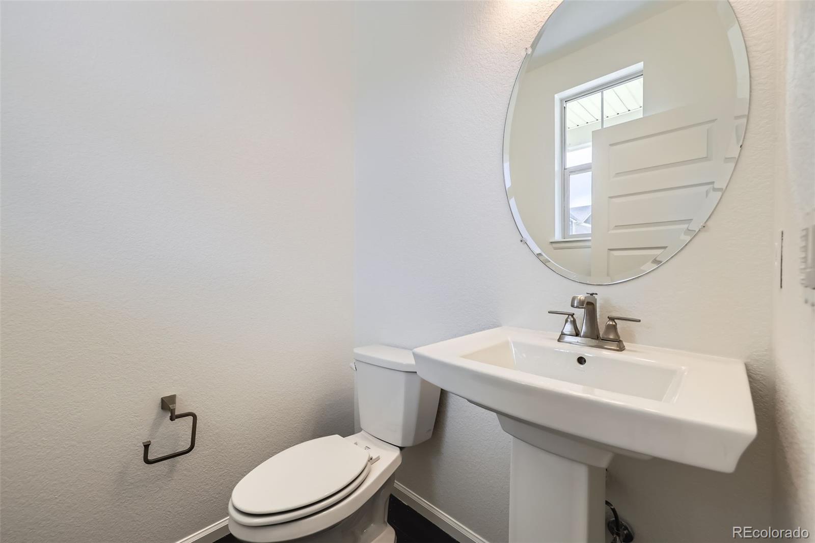 MLS Image #12 for 18263 e 52nd avenue,denver, Colorado