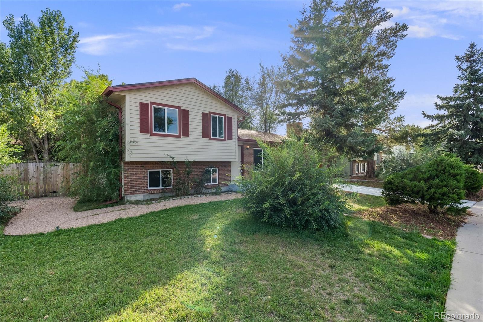 CMA Image for 8952 W Stanford Avenue,Denver, Colorado
