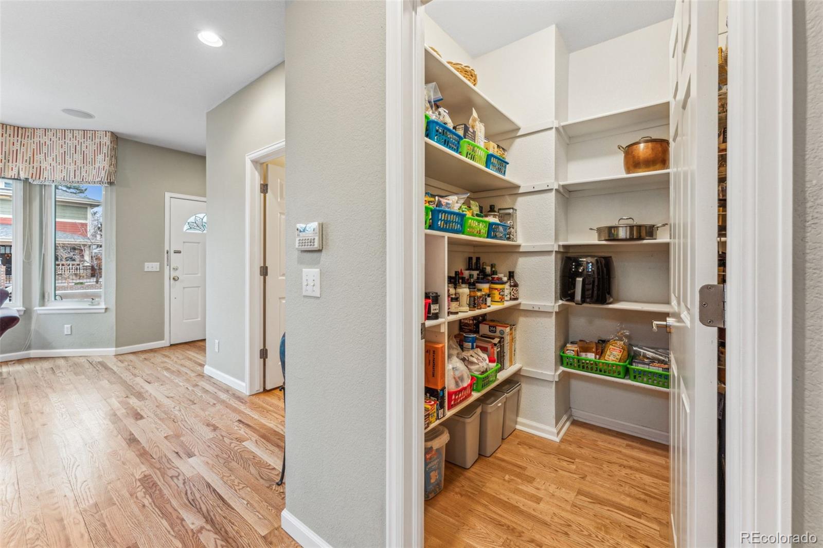 MLS Image #16 for 1131  elizabeth street,denver, Colorado