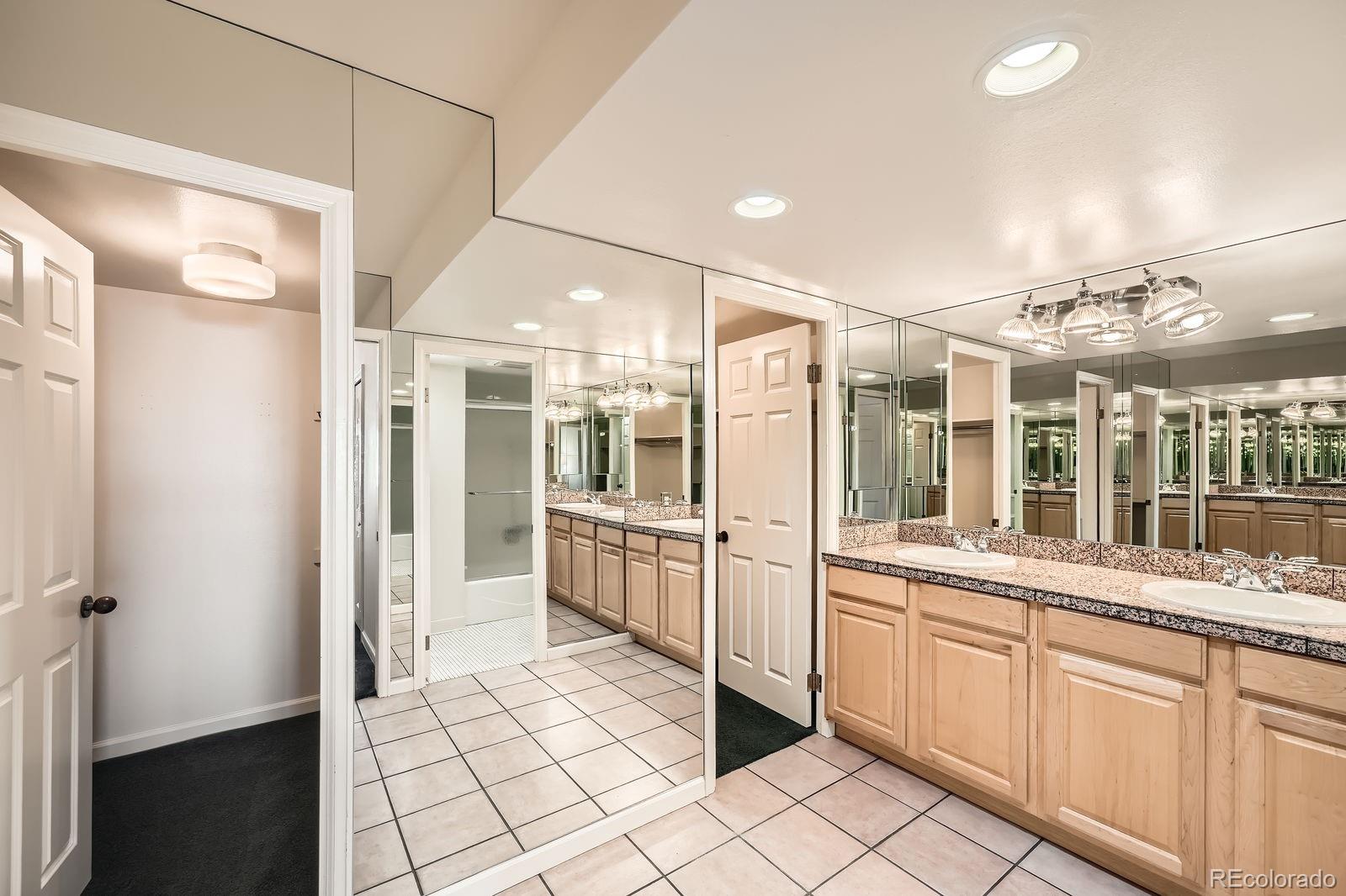 MLS Image #14 for 1551  larimer street,denver, Colorado