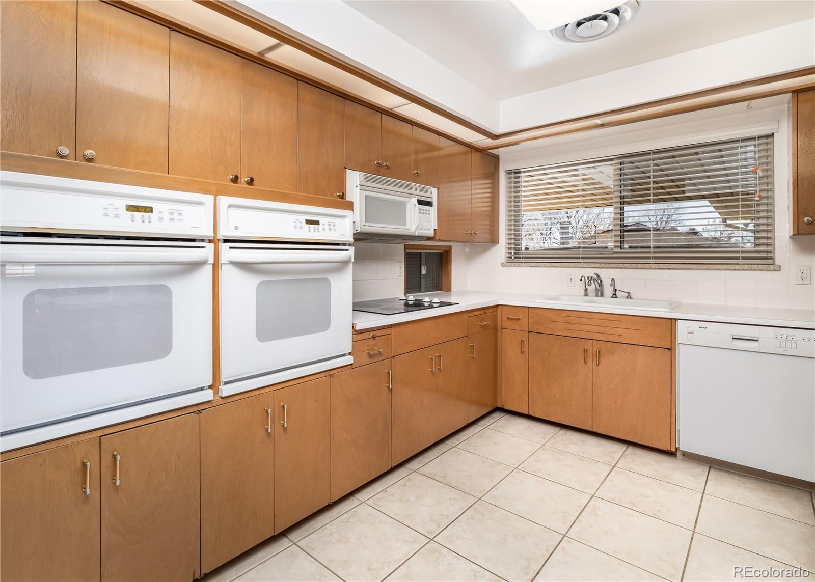 MLS Image #19 for 3580 s dahlia street,denver, Colorado