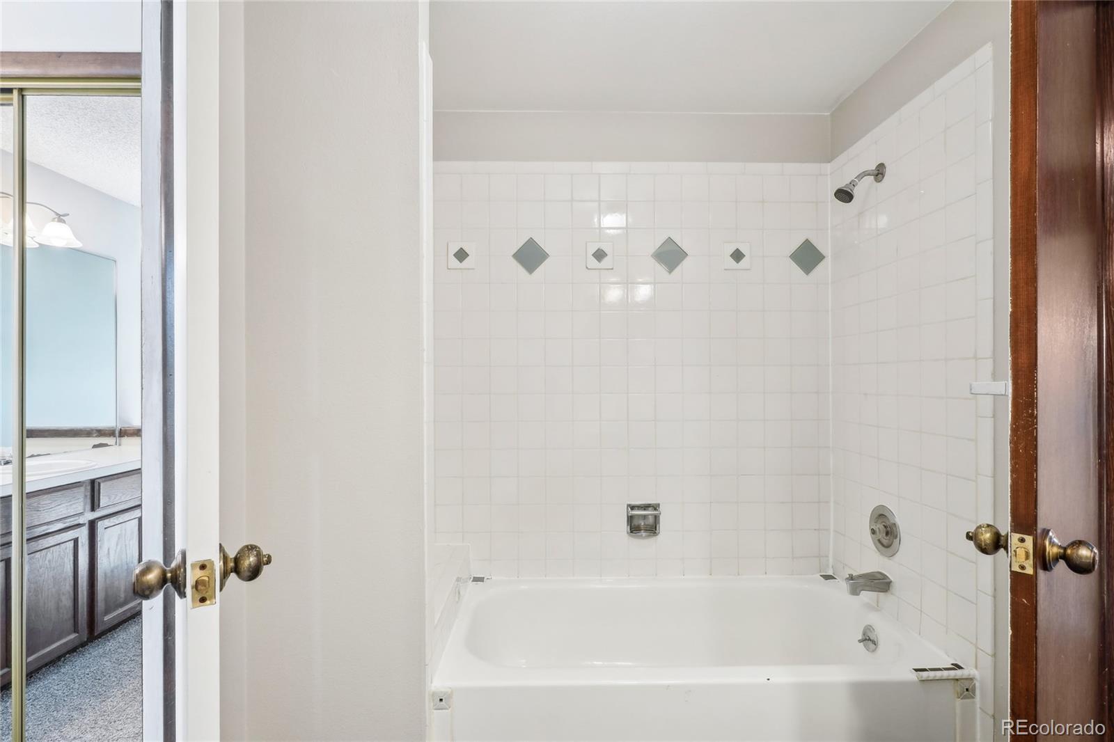 MLS Image #25 for 2062 s helena street,aurora, Colorado
