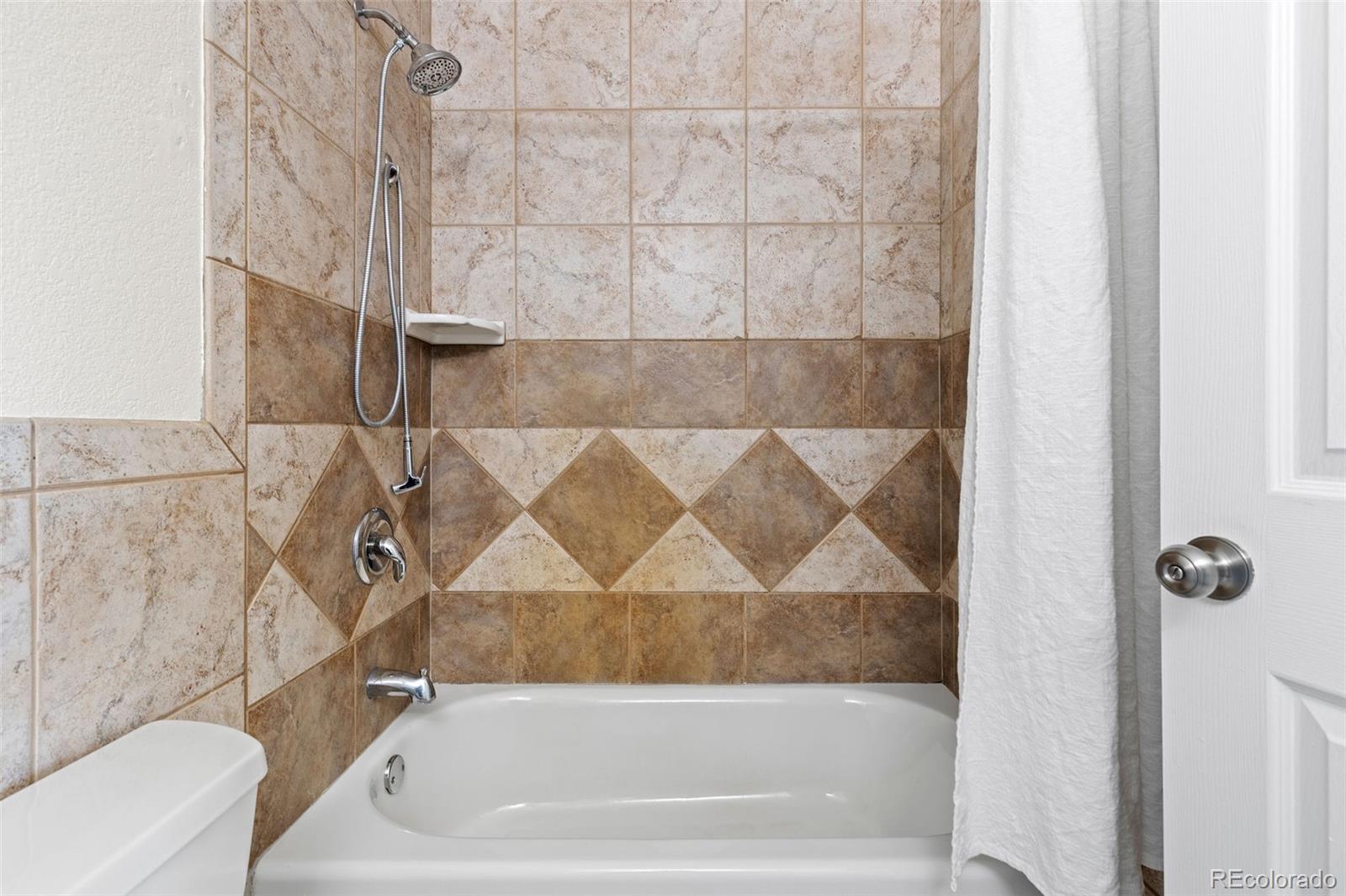 MLS Image #23 for 7071 s gibraltar way,centennial, Colorado