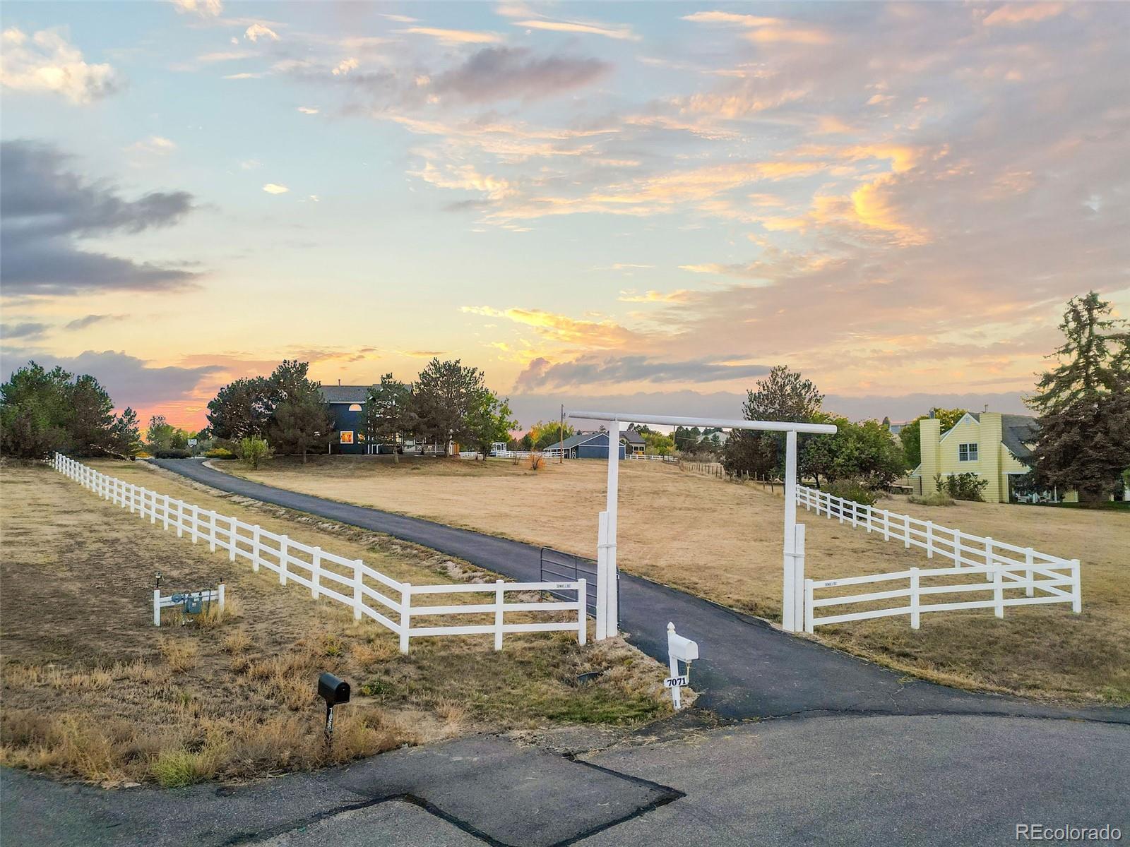 MLS Image #40 for 7071 s gibraltar way,centennial, Colorado